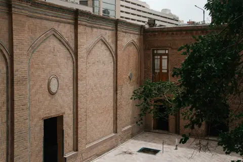 رزرو اقامتگاه بومگردی دوخوابه حیاط‌دار خانهٔ گیلانی